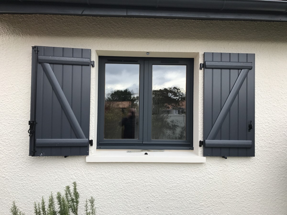 menuisere couton parempuyre produits services fenetres volets diapo 10 - Volets Bois PVC Alu